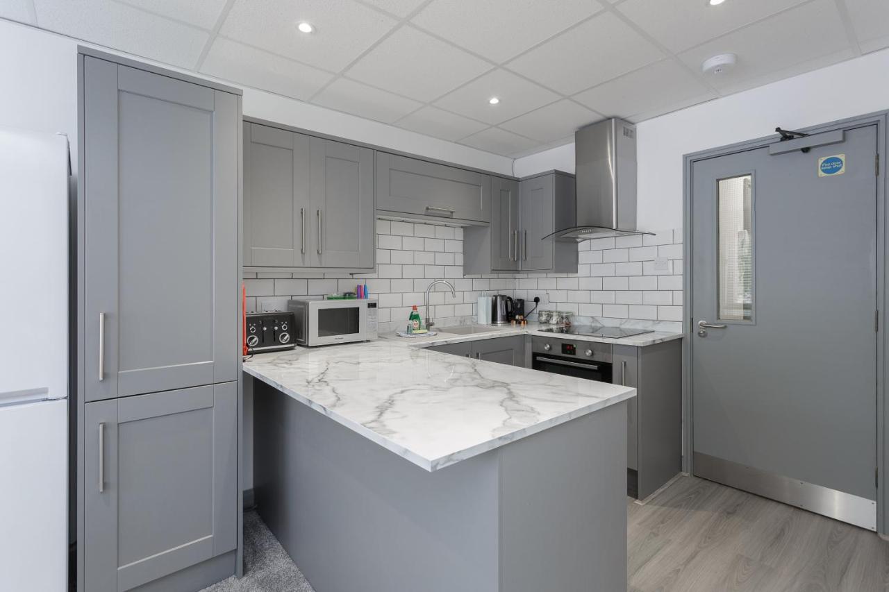 Sovereign Gate - 2 Double Bedroom Apartment In Portsmouth City Centre Εξωτερικό φωτογραφία