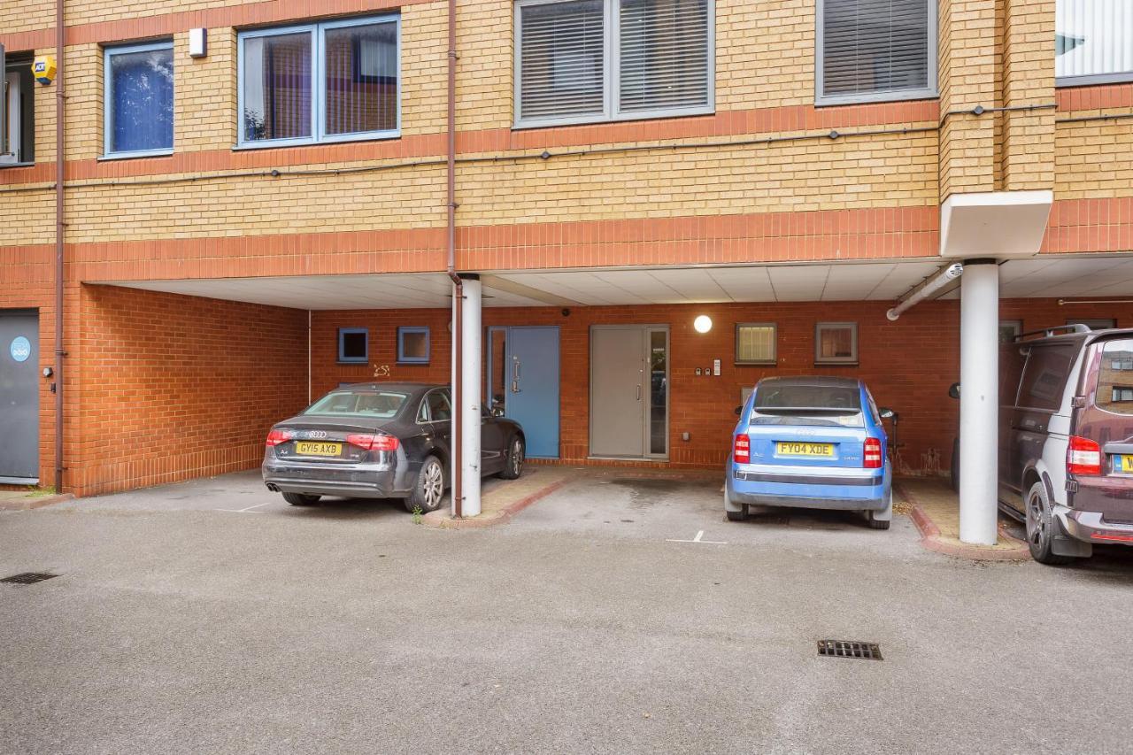 Sovereign Gate - 2 Double Bedroom Apartment In Portsmouth City Centre Εξωτερικό φωτογραφία